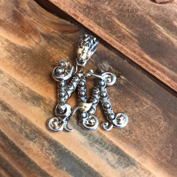 Barbara Bixby Silver Initial Pendant M - Picture 7 of 9